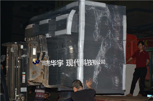 我司定制型内置6台投影仪控温控湿投影机柜凌晨两点发货贵州六盘水(图2)