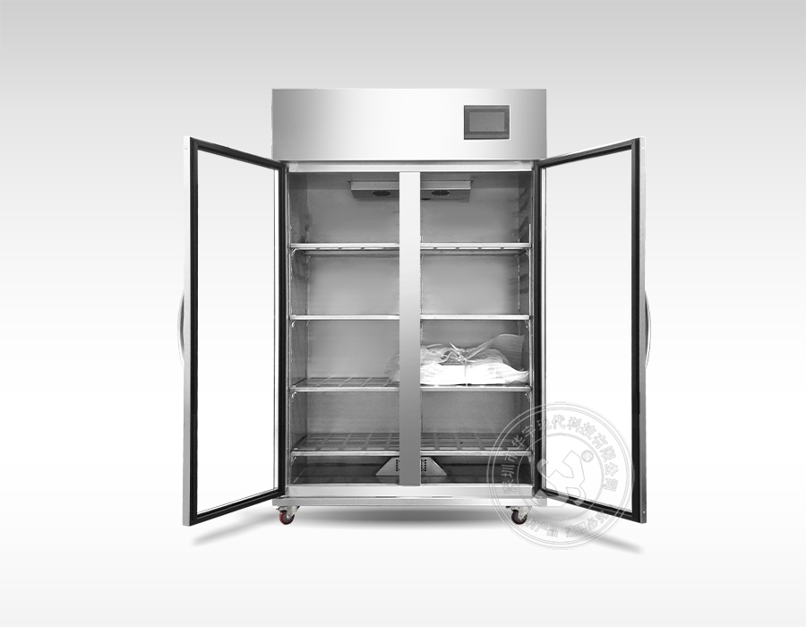 半导体恒温恒湿柜内部